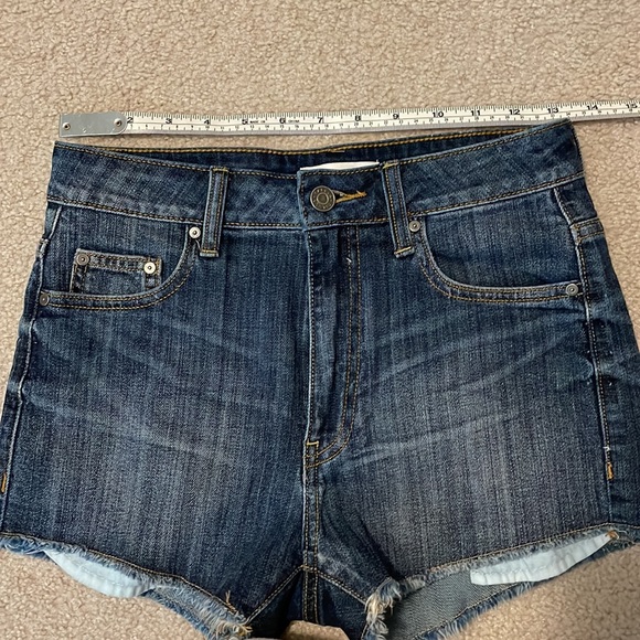 Aritzia Tamils denim shorts - Picture 4 of 5